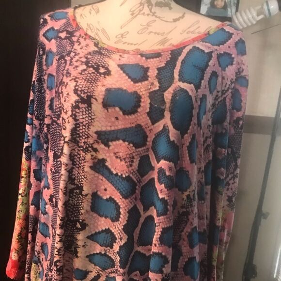 White Mark XL V Neck Blouse Tunic Blue Pink Pockets - Picture 6 of 13